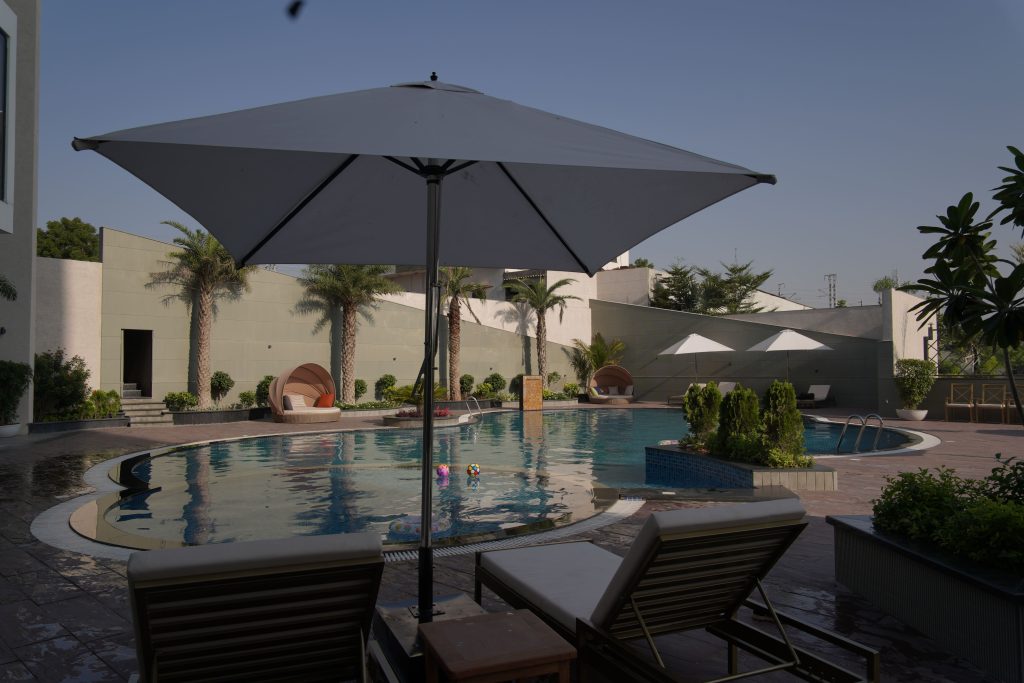 swimming pool hotel